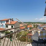Evan Seaview Apartament *